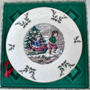Royal Doulton Christmas Plate 1979